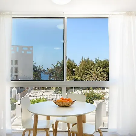 Volcano Apartment, Free Access To The Fariones Sports Center * Puerto del Carmen (Lanzarote)
