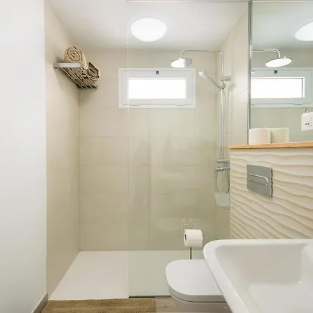 Volcano Apartment, Free Access To The Fariones Sports Center Puerto del Carmen (Lanzarote)