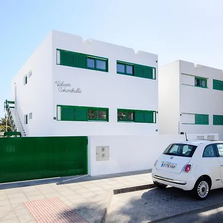 Volcano Apartment, Free Access To The Fariones Sports Center شقة *