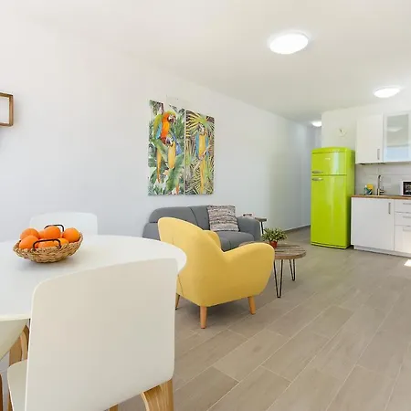 Volcano Apartment, Free Access To The Fariones Sports Center شقة بويرتو ذيل كارمين